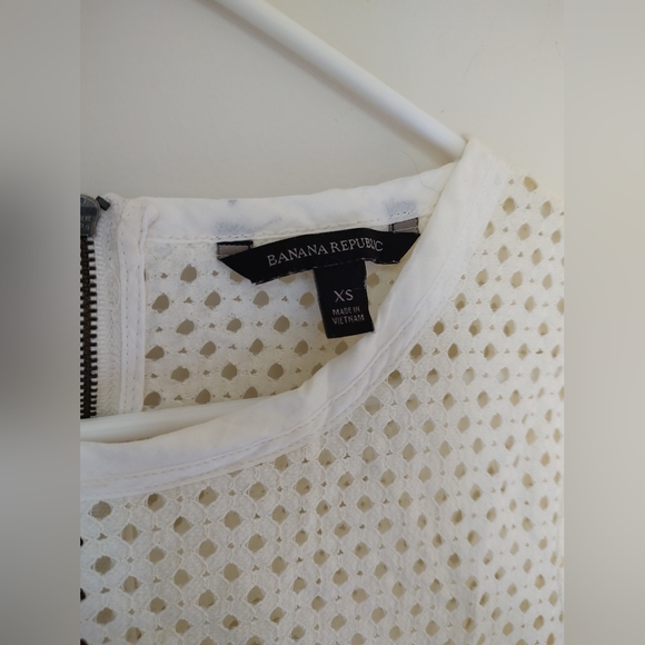 Eyelet Top - Picture 4 of 6